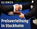 Nobelpreis wird überreicht