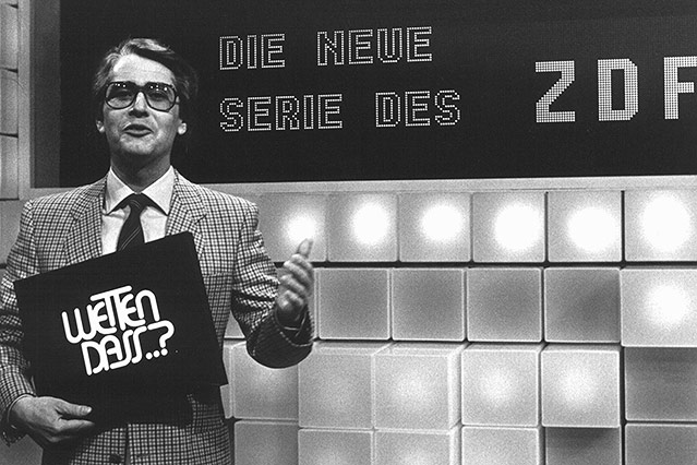 © APA/dpa Frank Elstner bei der ersten Ausgabe von "Wetten dass?" am 14.02.1981