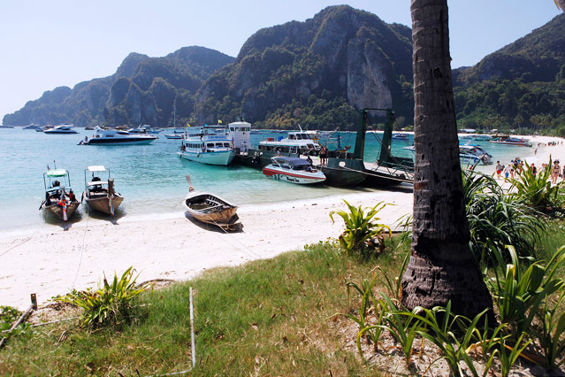 © Reuters/Damir Sagolj Strandaufnahme von Phi Phi Island
