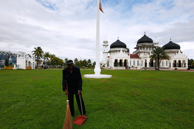 © Reuters/Beawiharta Archivaufnahme der großen Moschee in Banda Aceh aus dem Jahr 2009