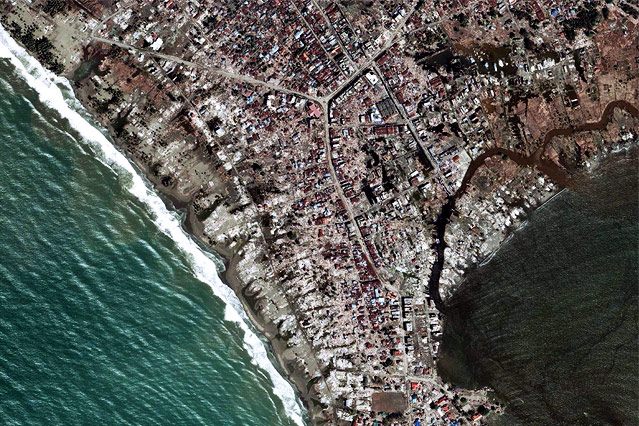 © Reuters Archivaufnahme der indonesischen Provinz Meulaboh bei Banda Aceh vor dem Tsunami