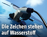Wasserstofffahrzeug wird betankt