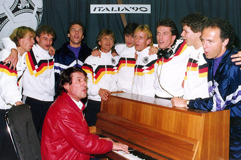 © AP/Karl-Heinz Kreifelts Udo Jürgens
