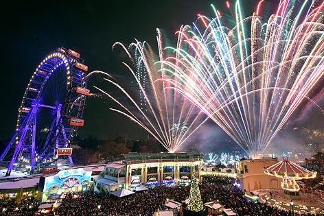 © APA/EPA/Hans Punz Feuerwerk neben dem Wiener Riesenrad