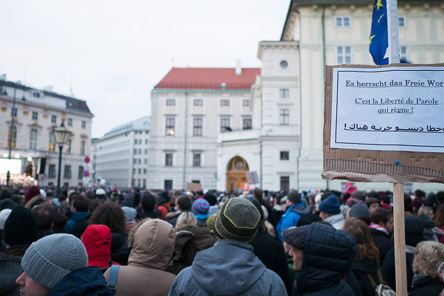 © ORF.at/Günther Hack Menschen auf dem Ballhausplatz in Wien