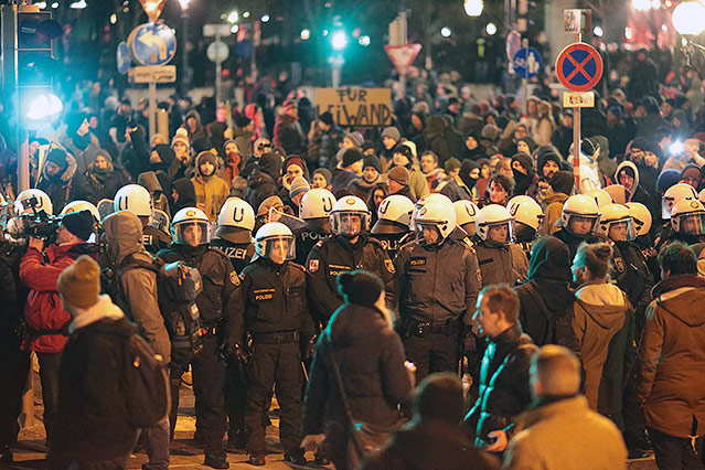 © ORF.at/Roland Winkler Akademikerball-Demo