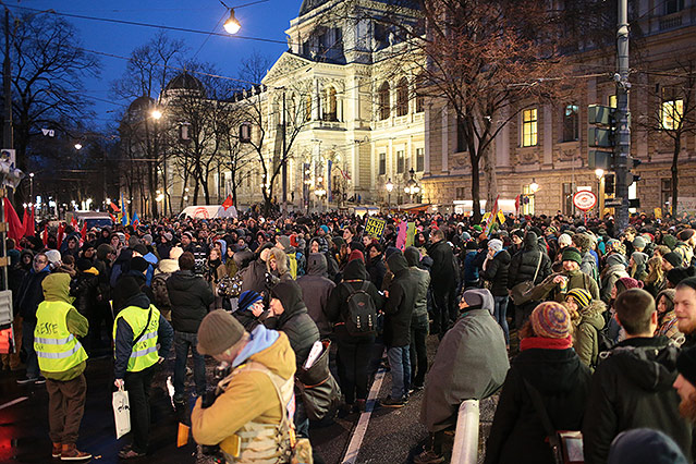 © ORF.at/Roland Winkler Akademikerball-Demo