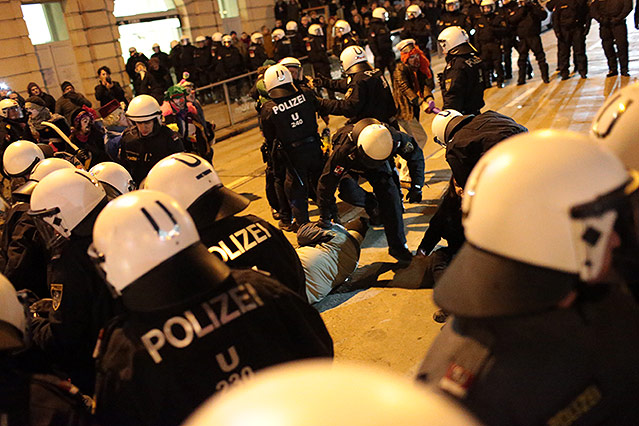 © ORF.at/Roland Winkler Akademikerball-Demo