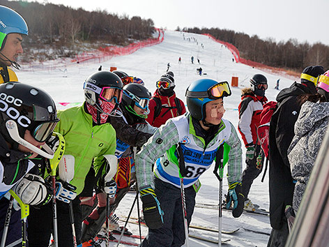 Skifahrer im Skigebiet Chongli in China