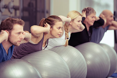 © Fotolia/contrastwerkstatt Gruppe beim Training