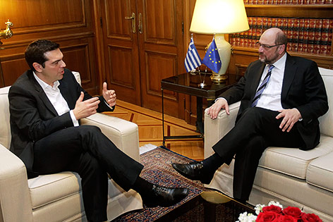 © APA/EPA/Orestis Panagiotou Griechenlands Premier Alexis Tsipras und EU-Parlamentspräsident Martin Schulz