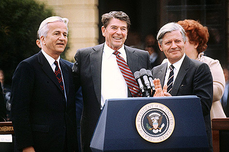 © APA/EPA/Martin Athenstaedt Richard von Weizsäcker mit US-Präsident Ronald Reagan