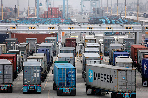 © AP/Nick Ut Lkws im Hafen von Los Angeles
