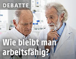 Wissenschaftler mit weißen Bärten