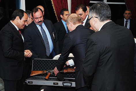 © APA/EPA/EGYPTIAN PRESIDENCY Russischer Präsident Vladimir Putin und der ägyptische Präsident Abdel Fattah al-Sisi