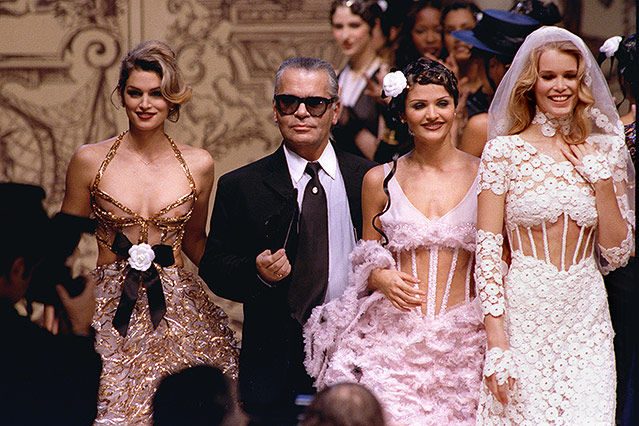 © Reuters Cindy Crawford, Karl Lagerfeld, Danish Helena Christensen und German Claudia Schiffer, 1993