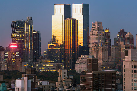 © Corbis/Tetra Images/fotog Time Warner Center in New York