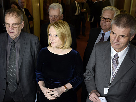 © APA/Helmut Fohringer Verfahrensanwalt Bruno Binder, Nationalratspräsidentin Doris Bures (SPÖ) und Verfahrensrichter Walter Pilgermair