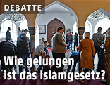 Menschen in einer Moschee