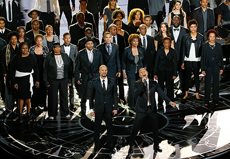© Reuters/Mike Blake Die Sänger Common und John Legend singen den Song "Glory" aus dem Film "Selma"