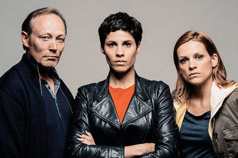 © ORF/Networkmovie/Mathias Bothor Lars Mikkelsen, Jasmin Gerat und Veerle Baetens