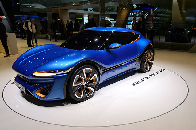 Ausgestelltes Concept Car im Autosalon in Genf
