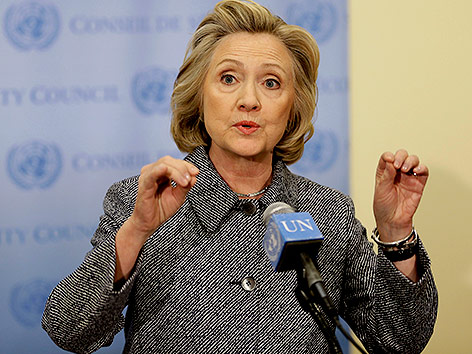 © AP/Seth Wenig Hillary Clinton bei einer Pressekonferenz im UNO-Hauptquartier in New York