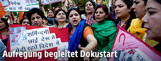 Indische Aktivistinen demonstrieren nach einer Vergewaltigung