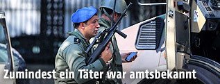 Soldaten w&auml;hrend des Anschlags in Tunis