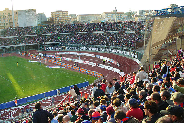 © Leandro Neumann Ciuffo unter cc by 2.0 Innenansicht des Stadio Angelo Massimino