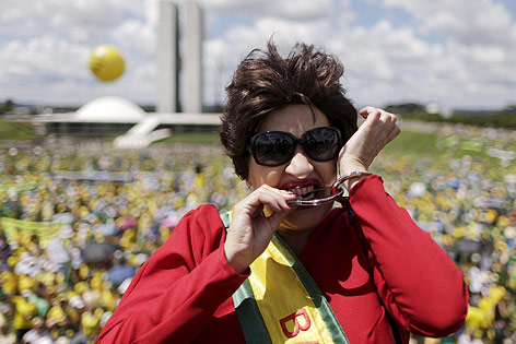 © Reuters/Ueslei Marcelino Demonstration in Brasilien