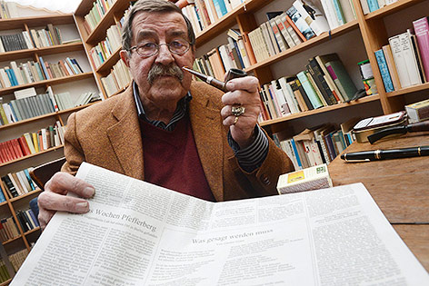 Günter Grass mit Feuilleton-Seite