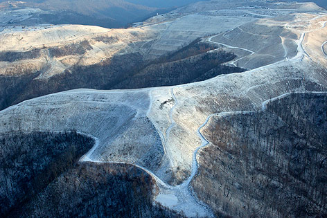 © Corbis/Andrew Lichtenstein Abgetragene Bergspitze in West Virginia