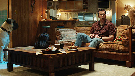 © Ascot Elite Filmverleih GmbH Ryan Reynolds in "The Voices" mit Hund, Katze und abgeschnittenem Kopf