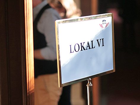 © ORF.at/Roland Winkler Schild vor dem Lokal VI