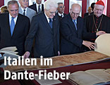 Italienische Regierungsmitglieder bei der Er&ouml;ffnung einer Dante-Ausstellung