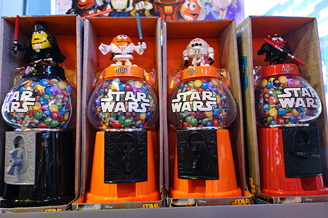 © ORF.at/Simon Hadler "M&M's"-Spender im Star-Wars-Design