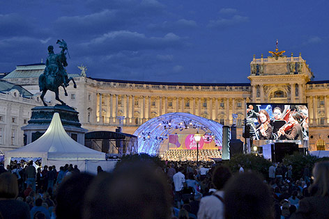 Feiern zum 70. Jahrestag des Weltkriegsendes auf dem Wiener Heldenplatz