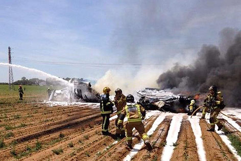 © APA/EPA/Feuerwehr Sevilla Unfallstelle des Airbus A400M