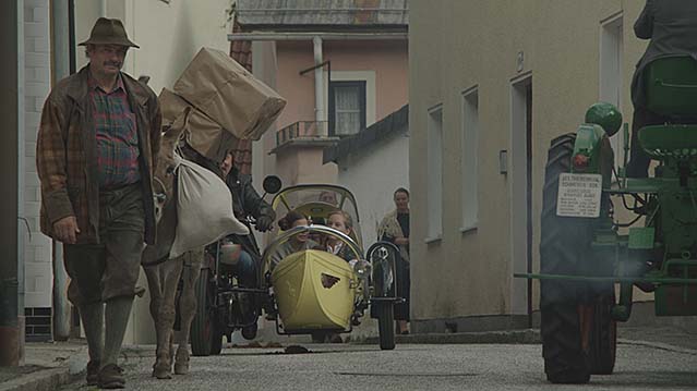 © Langbein & Partner Szene aus dem Dokumentarfilm "Der Graben"