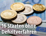 Geldscheine und Münzen