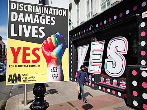 © APA/AP/Peter Morrison Plakat zur Abstimmung über die Homo-Ehe