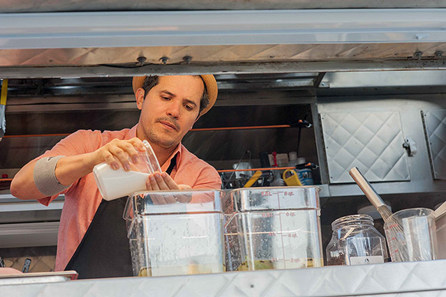 © Thimfilm John Leguizamo im Film "Kiss the Cook"