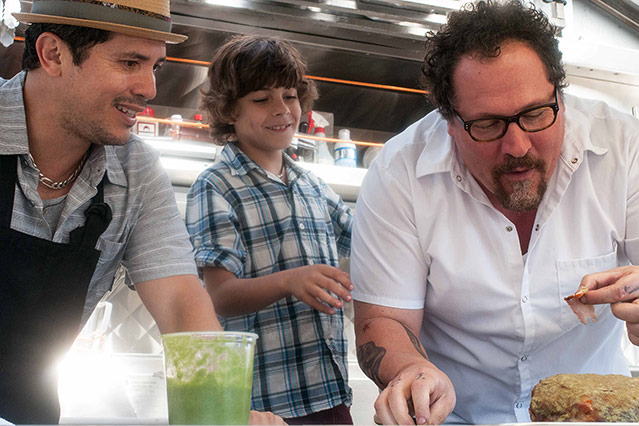 © Thimfilm Jon Favreau und John Leguizamo im Film "Kiss the Cook"