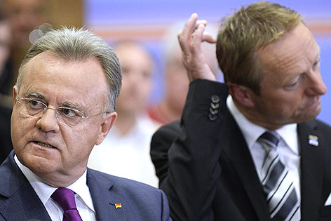 Die Spitzenkandidaten Johann Tschürtz (FPÖ) und LH Hans Niessl (SPÖ)