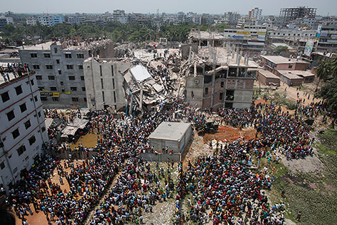 © Reuters/Andrew Biraj Eingestürzte Fabrik in Bangladesh