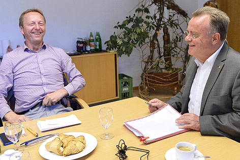 Der burgenländische FPÖ-Landesparteiobmann Johann Tschürtz und Burgenlands Landeshauptmann Hans Niessl (SPÖ)