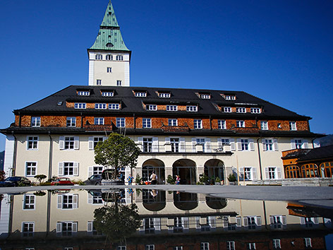 © AP/Matthias Schrader Schloss Elmau