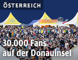 Besucher und Zelte auf der Donauinsel