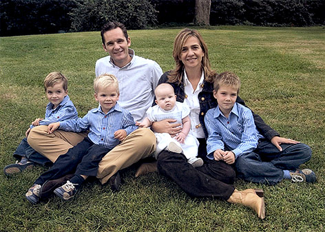 © Reuters Die spanische Infantin Cristina mit Ehemann Inaki Urdangarin und ihren vier Kindern